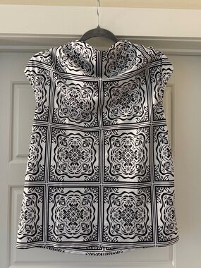 LOFT Black and White Patterned Cap-Sleeve Shell Top